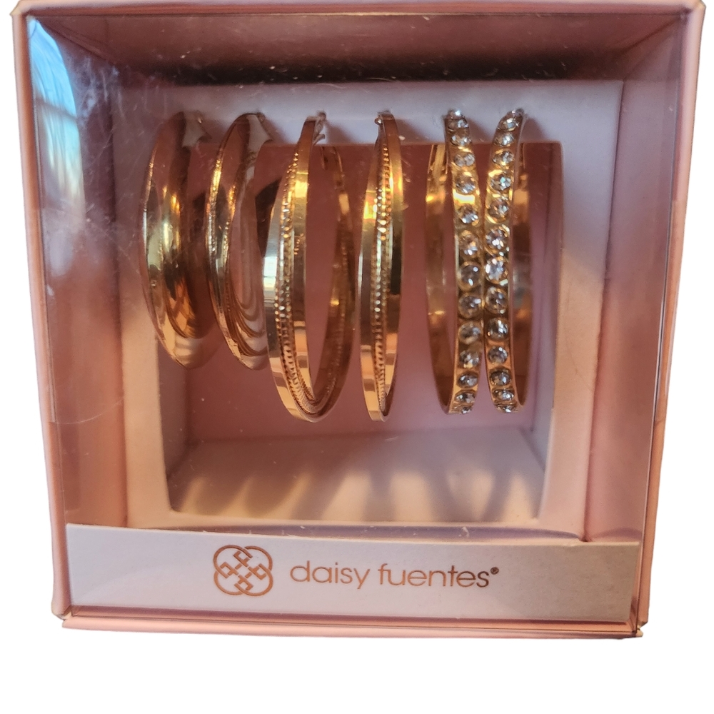 Daisy Fuentes earrings 3 pairs gold